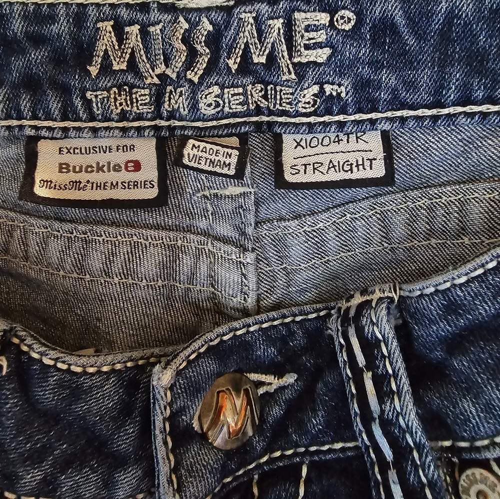 MISS ME Jeans 28 Buckle The M Series